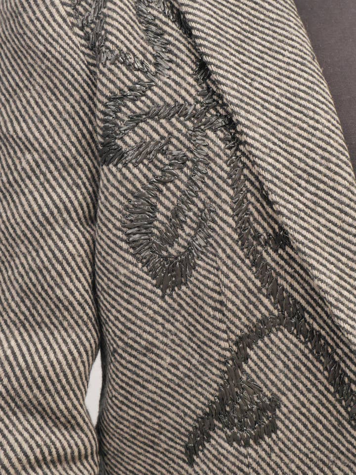 Cecile Wang - Wholesale Blazer - Women's - Long wool blazer with embroidered patterns MJ2634093