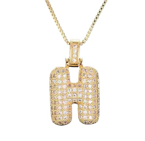 Ouro amarelo Pavé Bubble Letter Iniciais Colar em Aço Ouro 14K para venda a revendedores na Faire9