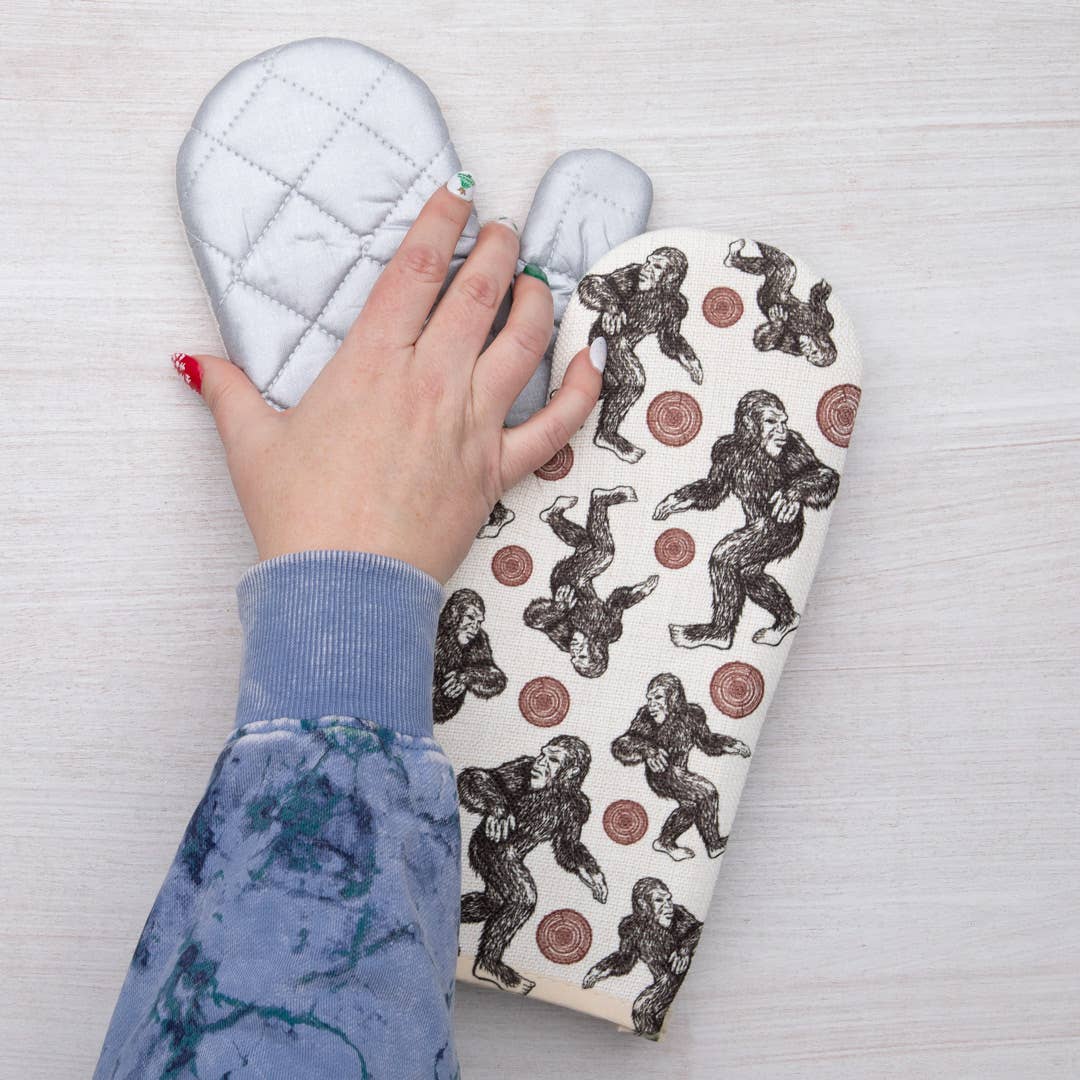 Counter Couture - Vendita all'ingrosso Guanti da forno/Presine - Guanto da Forno Sasquatch | Resistente al Calore | Mano Destra3