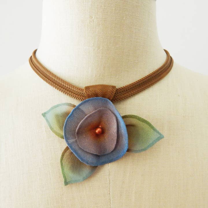 Collier Simple Circles Pansy pour la vente par Sarah Cavender Metalworks