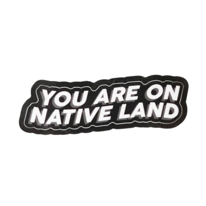 ADESIVI SAGOMATI 'SEI SU TERRA NATIVA' per la vendita all'ingrosso da parte di Urban Native Era