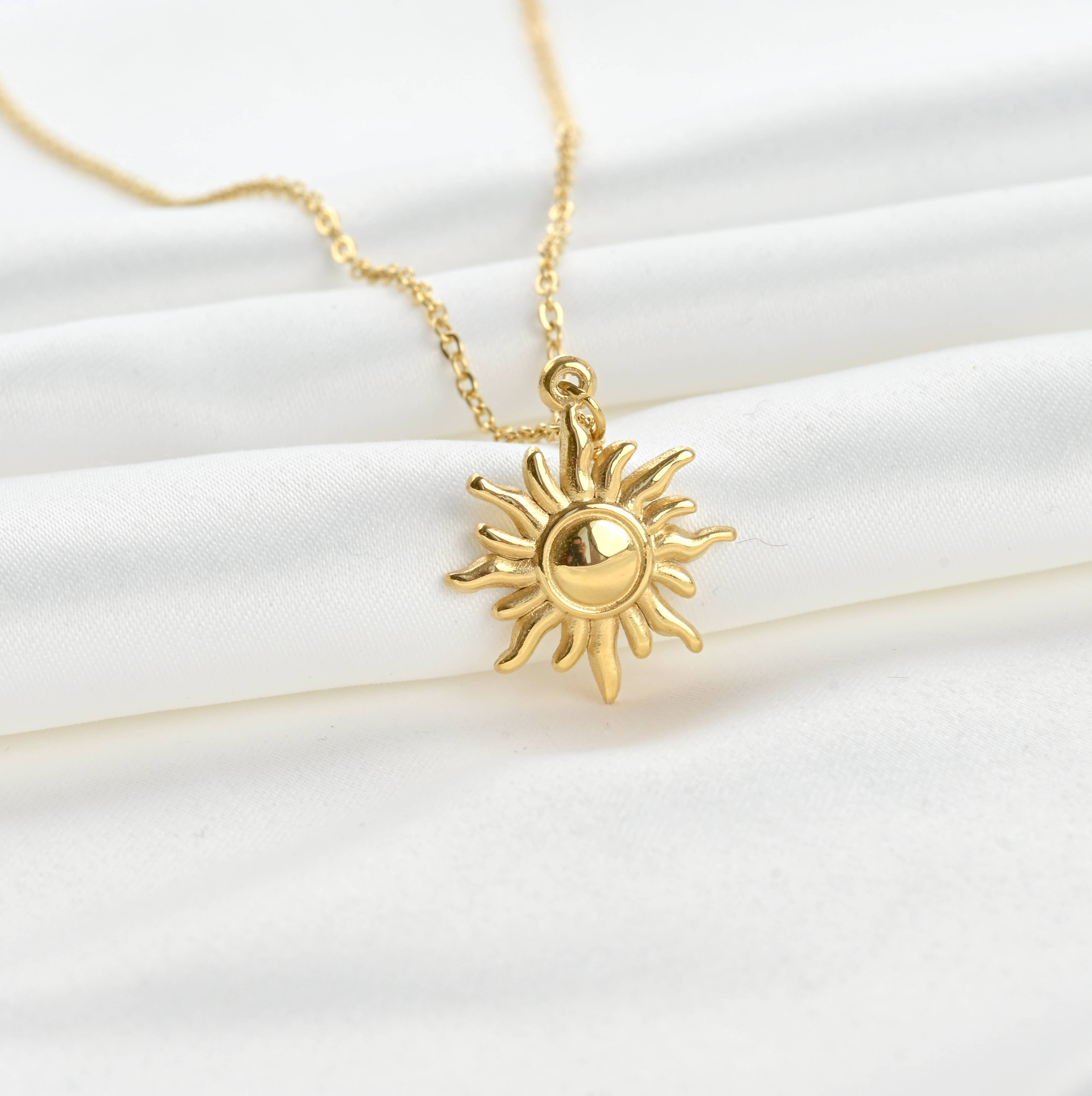 Blueyejewelry - Wholesale Pendant/Charm Necklace - Vintage Style Sun Necklace - Sun Burst Coin Necklace8