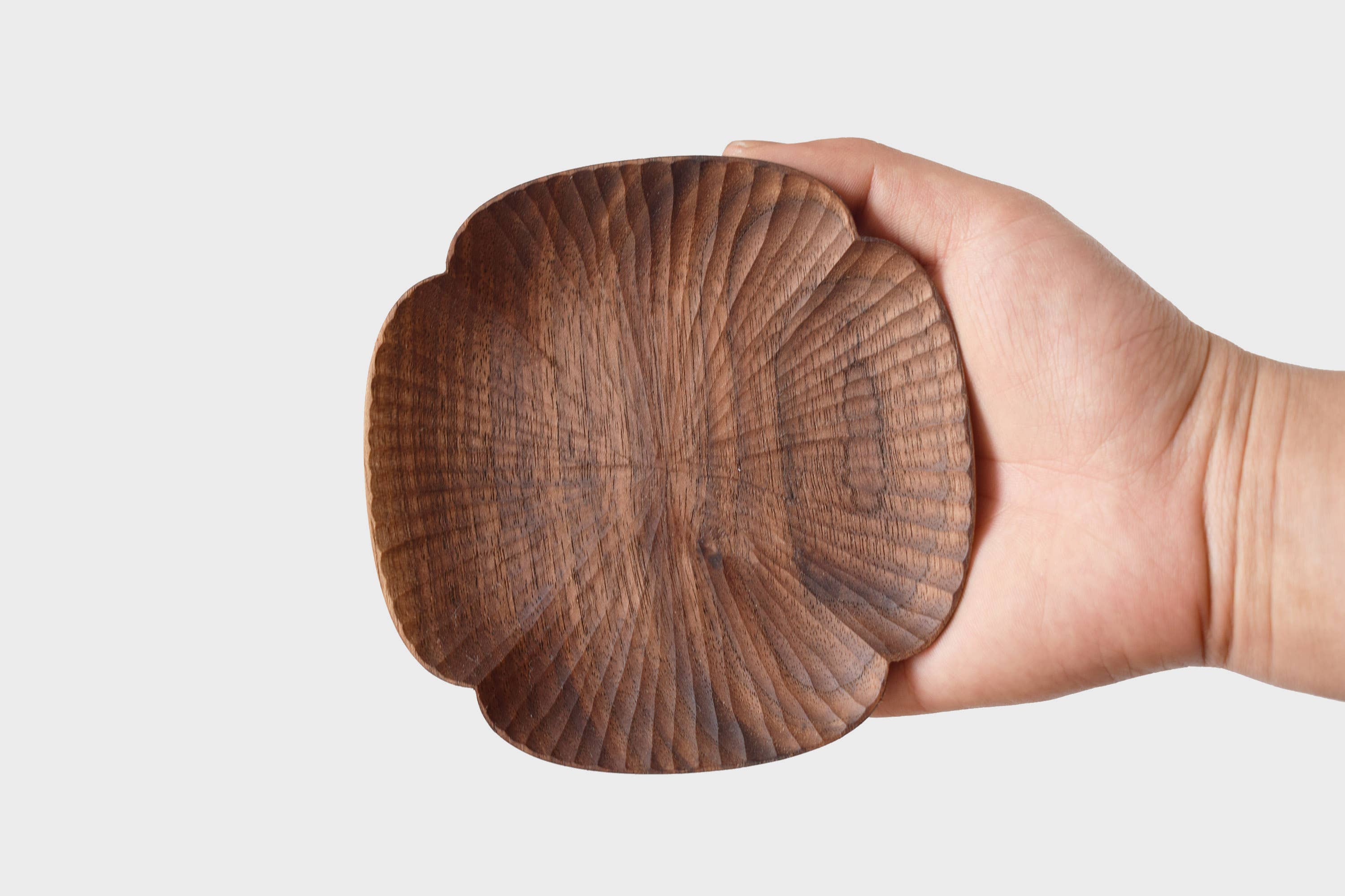 Senser Woodcraft – Engroshandel Pyntebakke – Sort valnød Håndskåret blomsterplade2