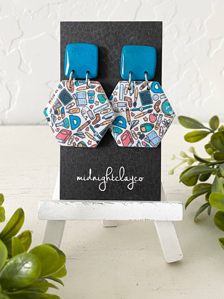 pendientes escolares, joyas para profesores, para el regreso a clases, bonitos, color verde azulado para venta al por mayor de midnightclayco