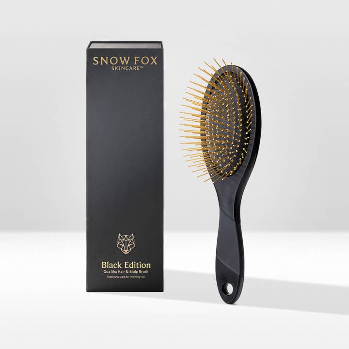 Gua Sha Haar- en Hoofdhuidborstel: Zwarte Editie voor wholesale door Snow Fox Skincare