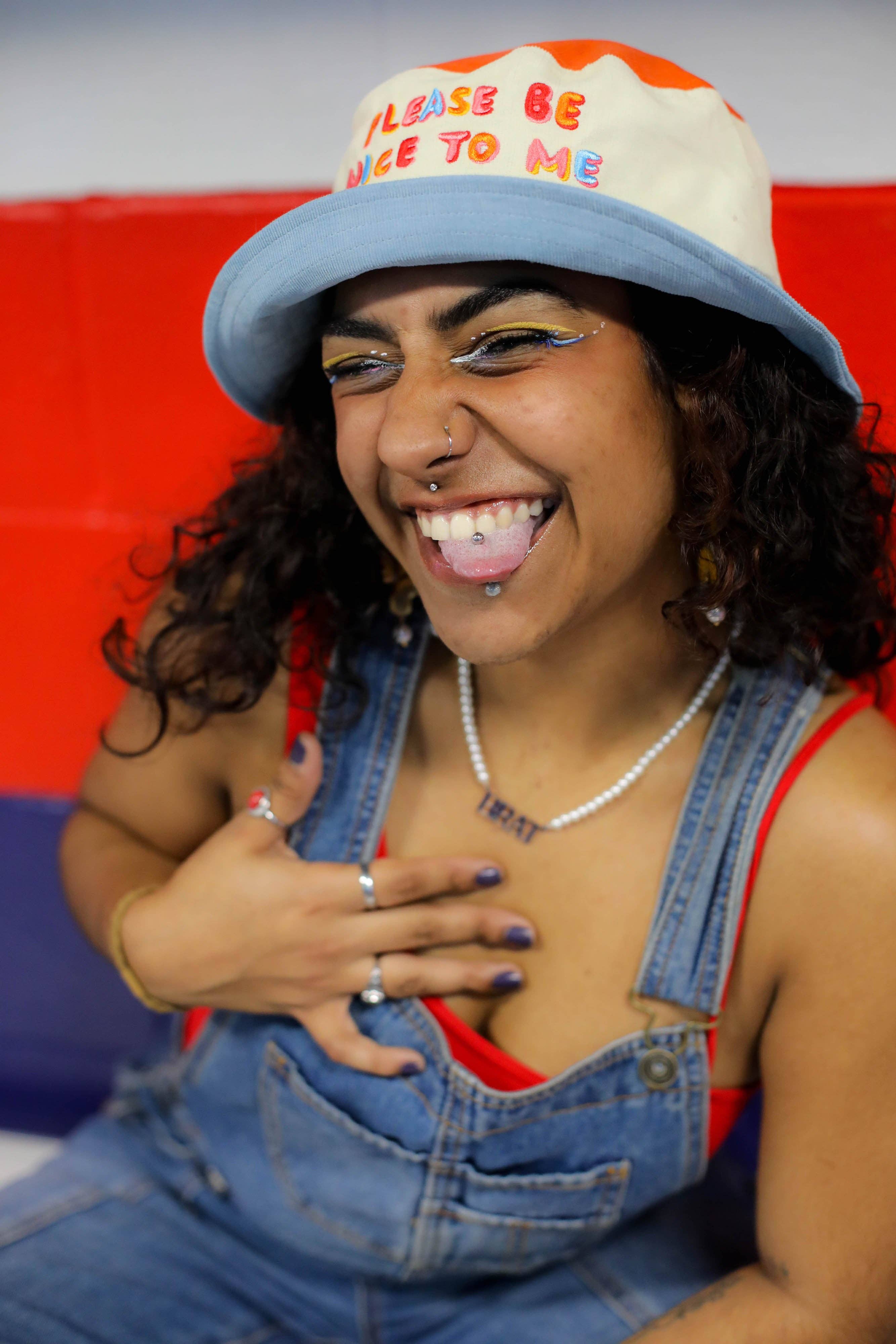 The Peach Fuzz - Wholesale Bucket Hat - Women's - Please Be Nice To Me Color Block Bucket Hat1