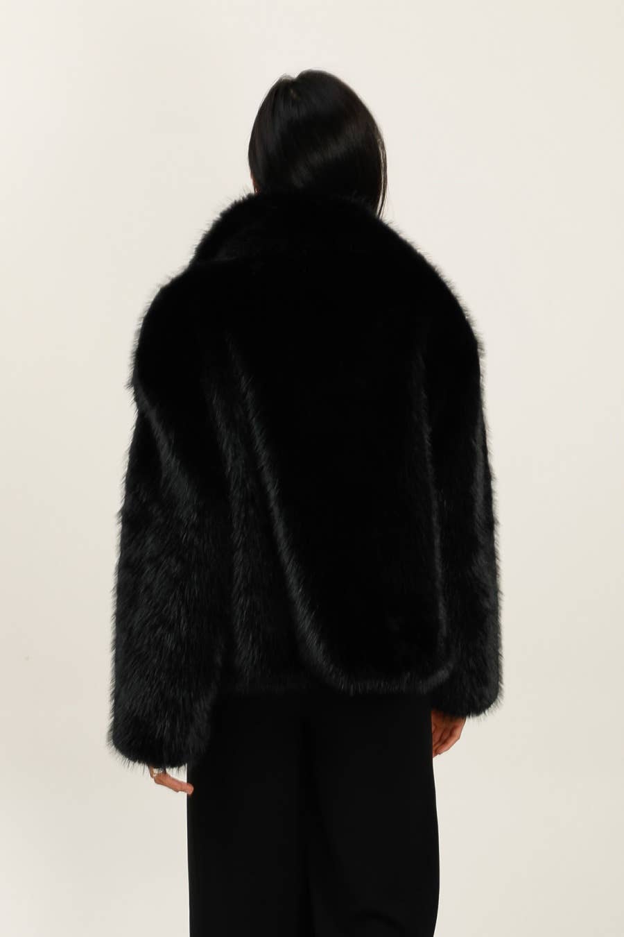 DIX-ONZE - Wholesale Fur/Faux Fur Coat - Women's - Short Faux Fur Jacket – Elegance & Softness15