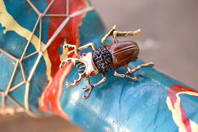 Tourtiwi – wholesale Brooch – Bee Beetle Crystal Pearl Brooch, Cute Insect Metal Pin19