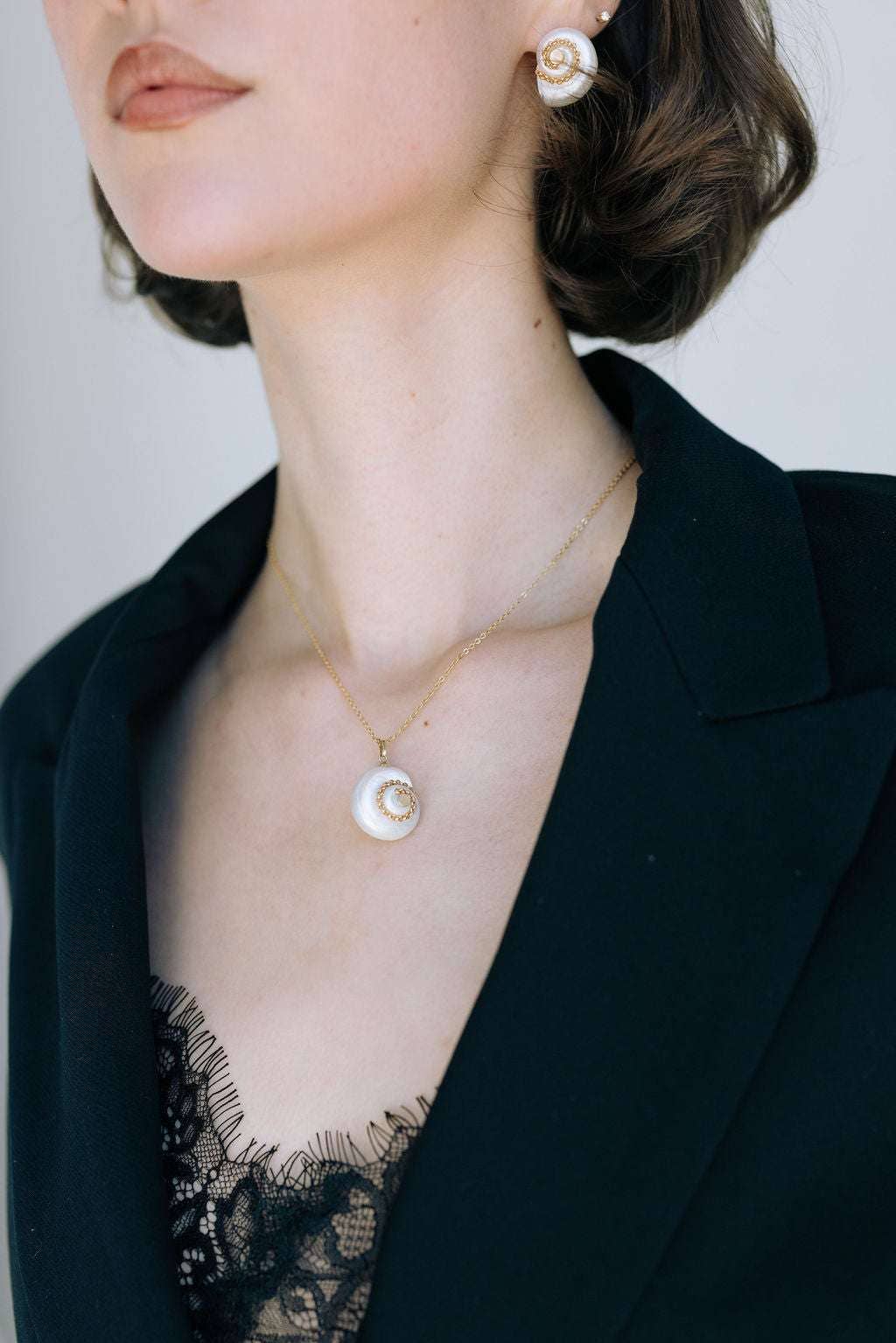 LA MAISON GISEL B. - Wholesale Pendant/Charm Necklace - Collier coquillage Céleste1