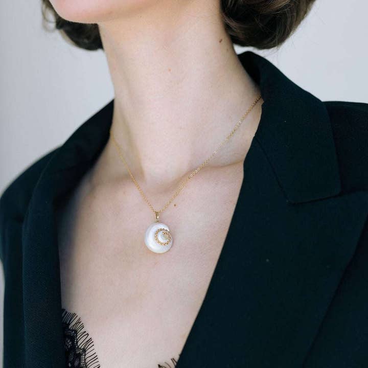 LA MAISON GISEL B. - Wholesale Pendant/Charm Necklace - Collier coquillage Céleste1