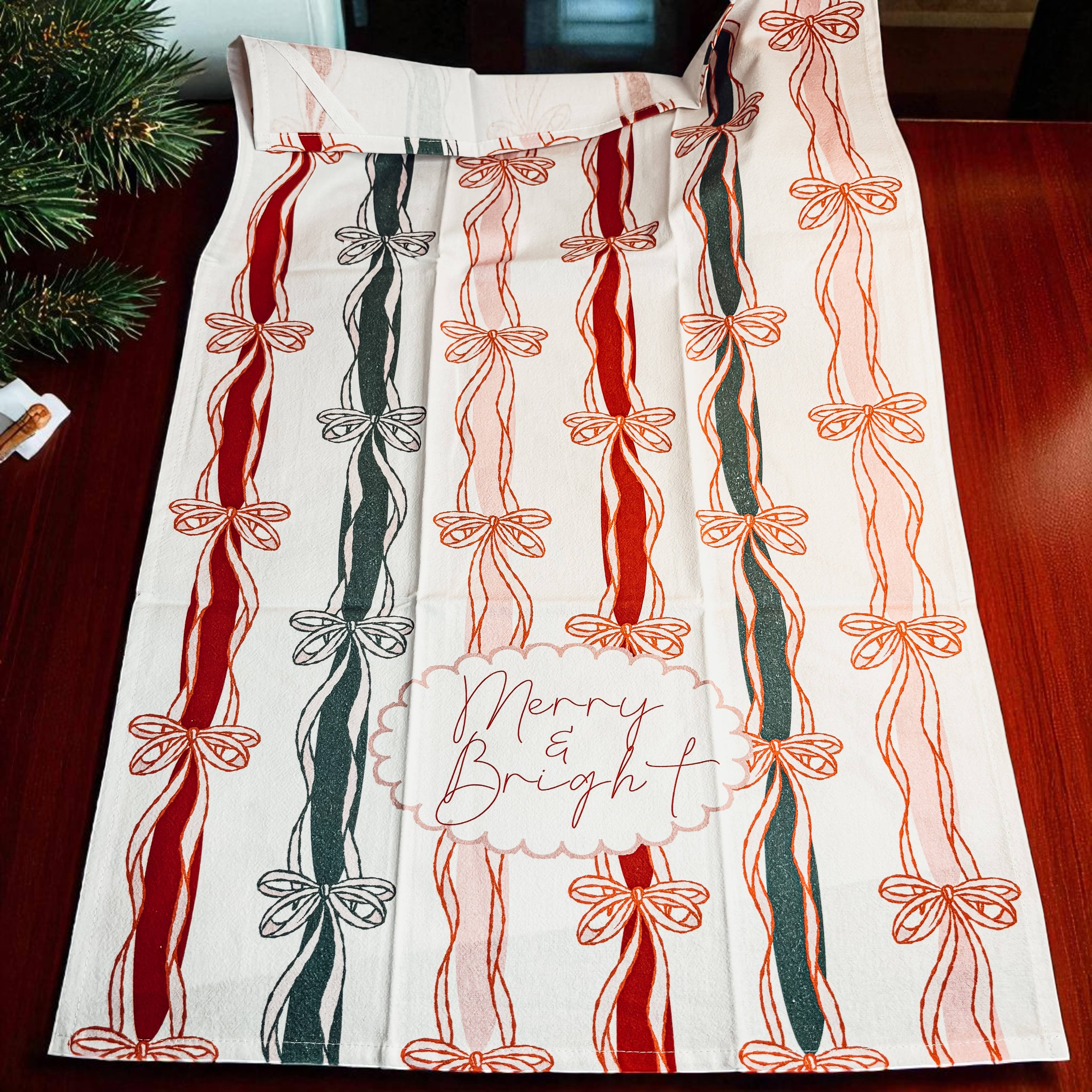 Gia Roma - Wholesale Tea Towel - Vintage Santa Holiday Kitchen Towel & Decor | Pink Christmas28