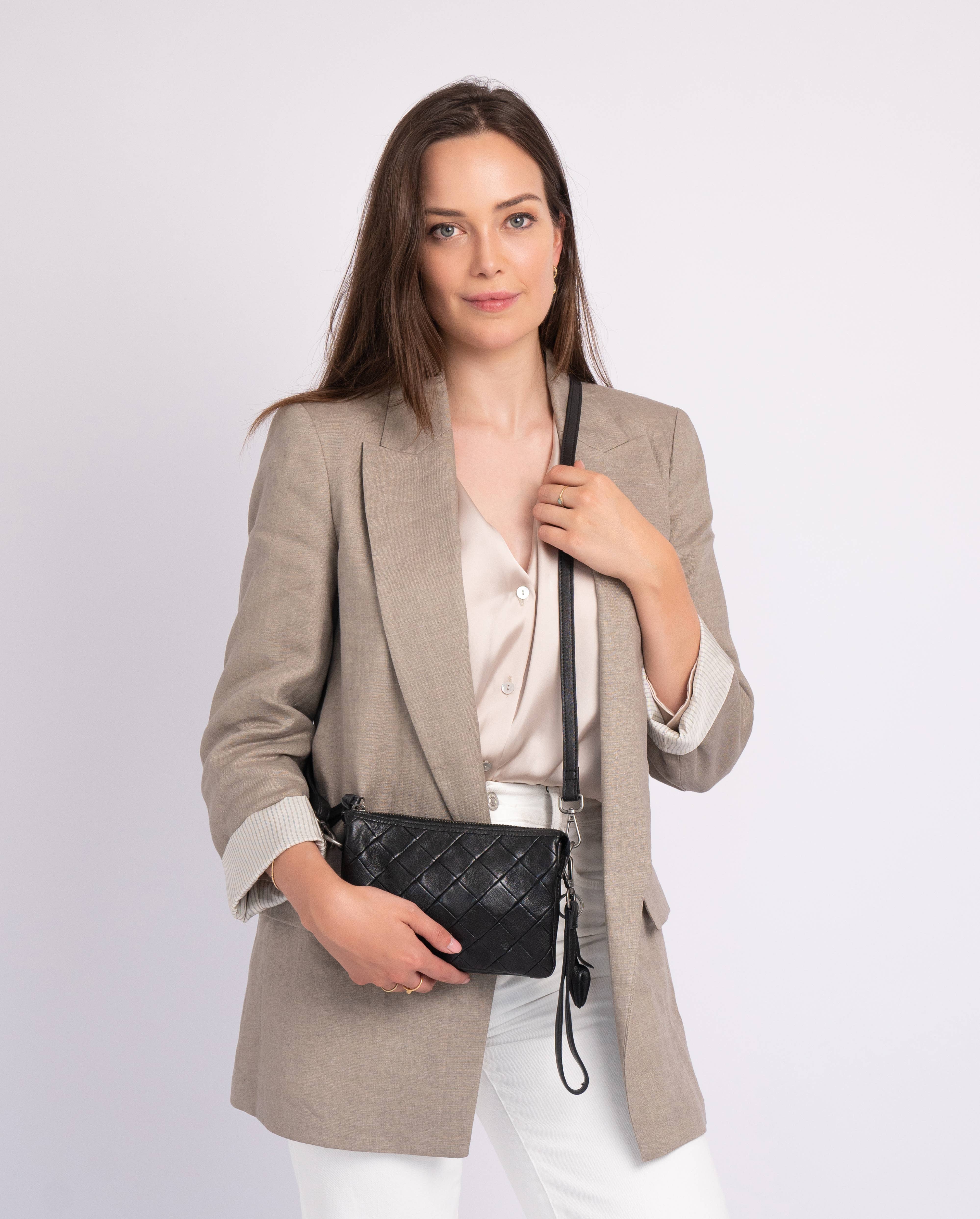 Amsterdam Heritage Leather Belts, Bags, Jackets & Apparel - Vente Sac à bandoulière – femme - Murk | Sac à bandoulière en cuir pleine fleur pour femme avec sangle11