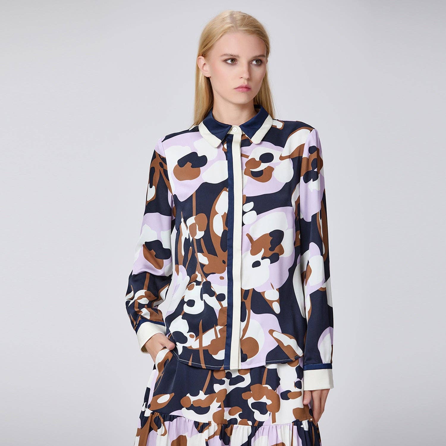 Multicolore Chemise à manches longues à imprimé graphique abstrait en vente sur Faire1