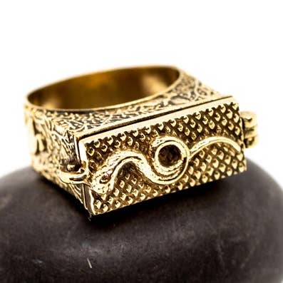 Giftring mit Schlangenmotiv aus Messing für den Großhandel von Baizaar