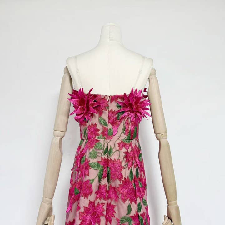 Productseeker - Vente Robe – femme - Robe d'été élégante en maille avec broderie 3D et bustier tube16