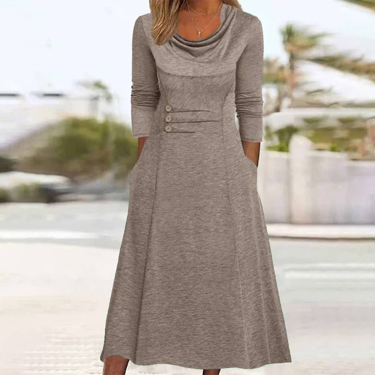 Lily Clothing - Vente Robe – femme - ROBE UNIE À COL ROND AVEC BOUTON À LA TAILLE ET POCHE4