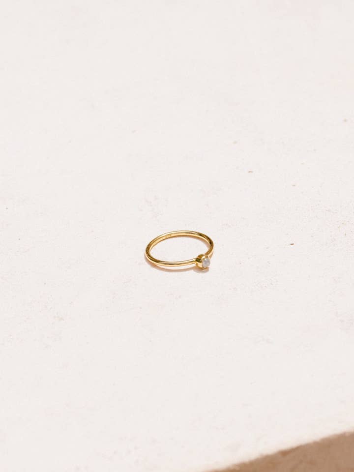 Anillo Dreamweaver con piedra luna para venta al por mayor de sun + her