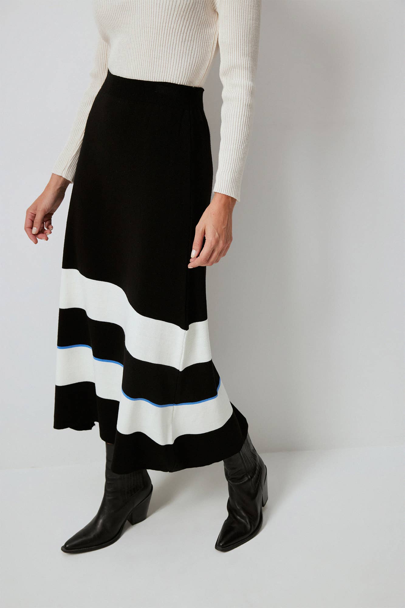 Schwarz Gestreifter Strickrock mit elastischem Bund für den Großhandel auf Faire1