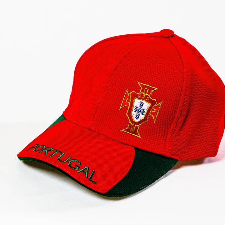 Berretto da baseball Portogallo con logo in rilievo sul pannello per la vendita all'ingrosso da parte di Flag Matrix Inc