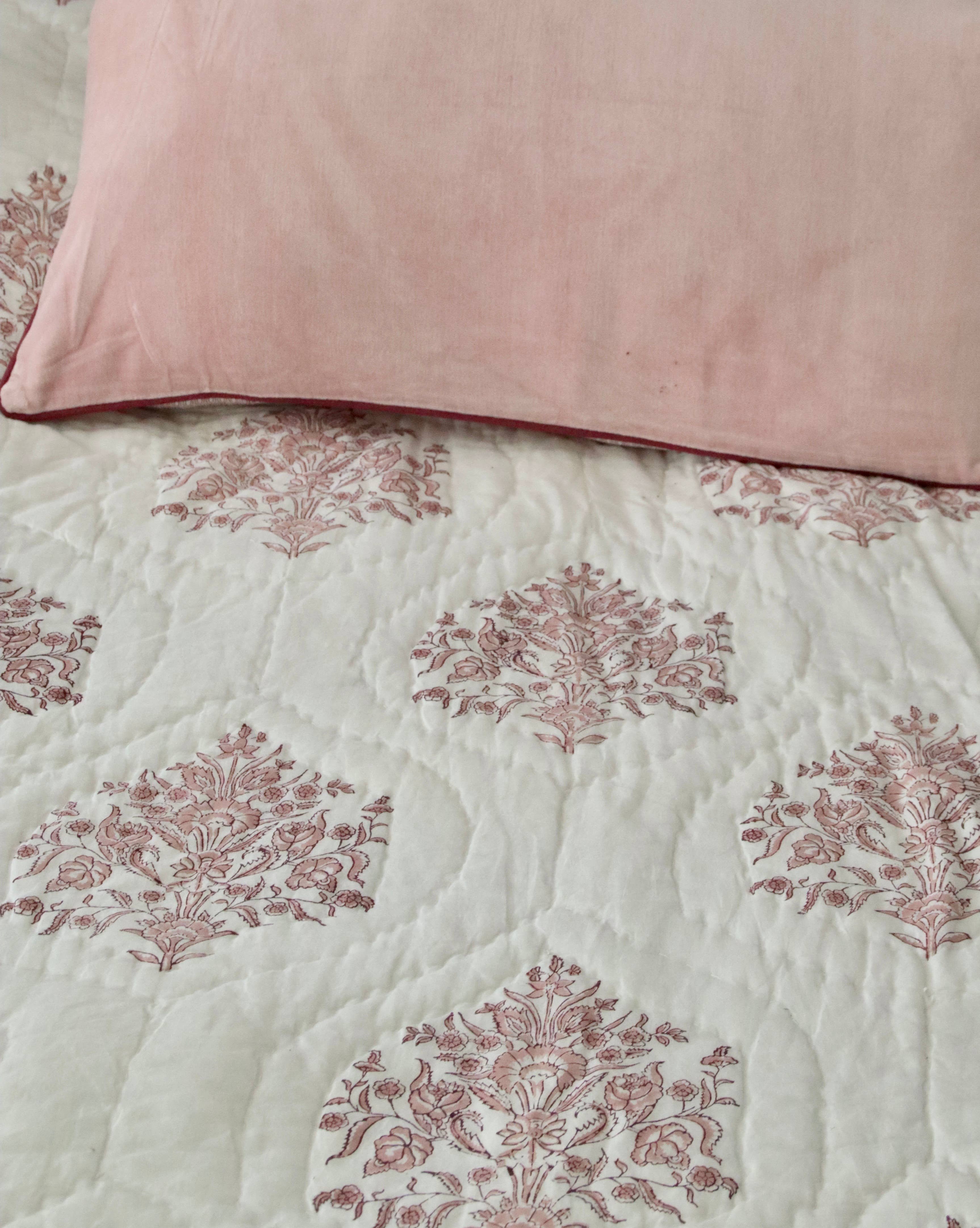 Rozablue – wholesale Dekorativ kudde – Handgjord Varmala Roza-kudde med fyllning, 40 x 70 cm4