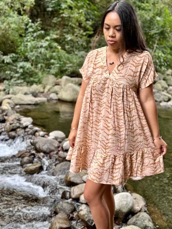 Robe Babydoll pour femmes en Wild Iwa pour la vente par Paradise Now Hawaiʻi