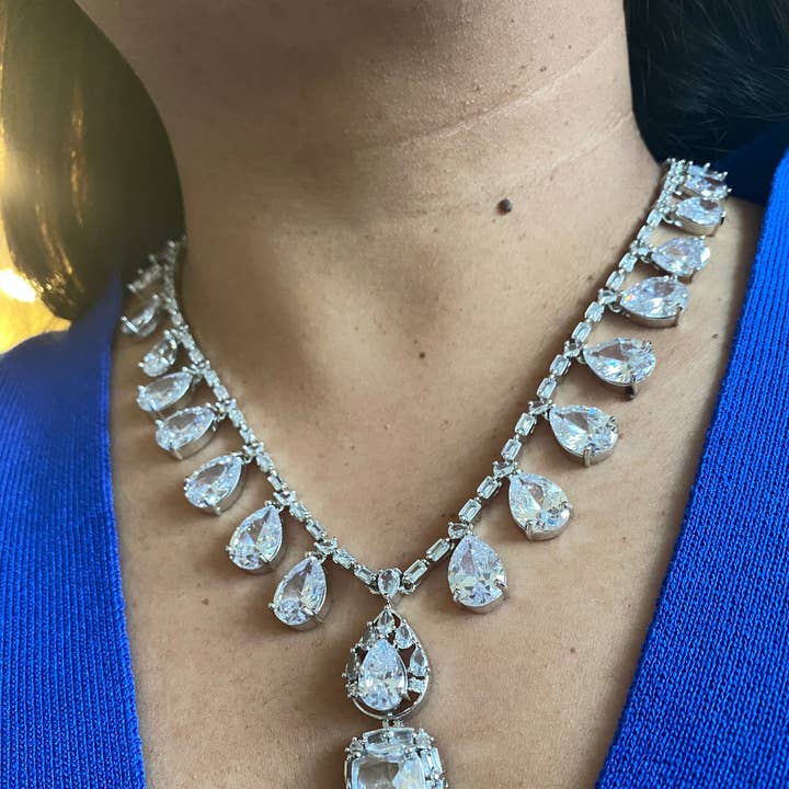 Luxe Radiance kristallhalsband, ring och örhänge set för wholesale av Vinnis Jewelry