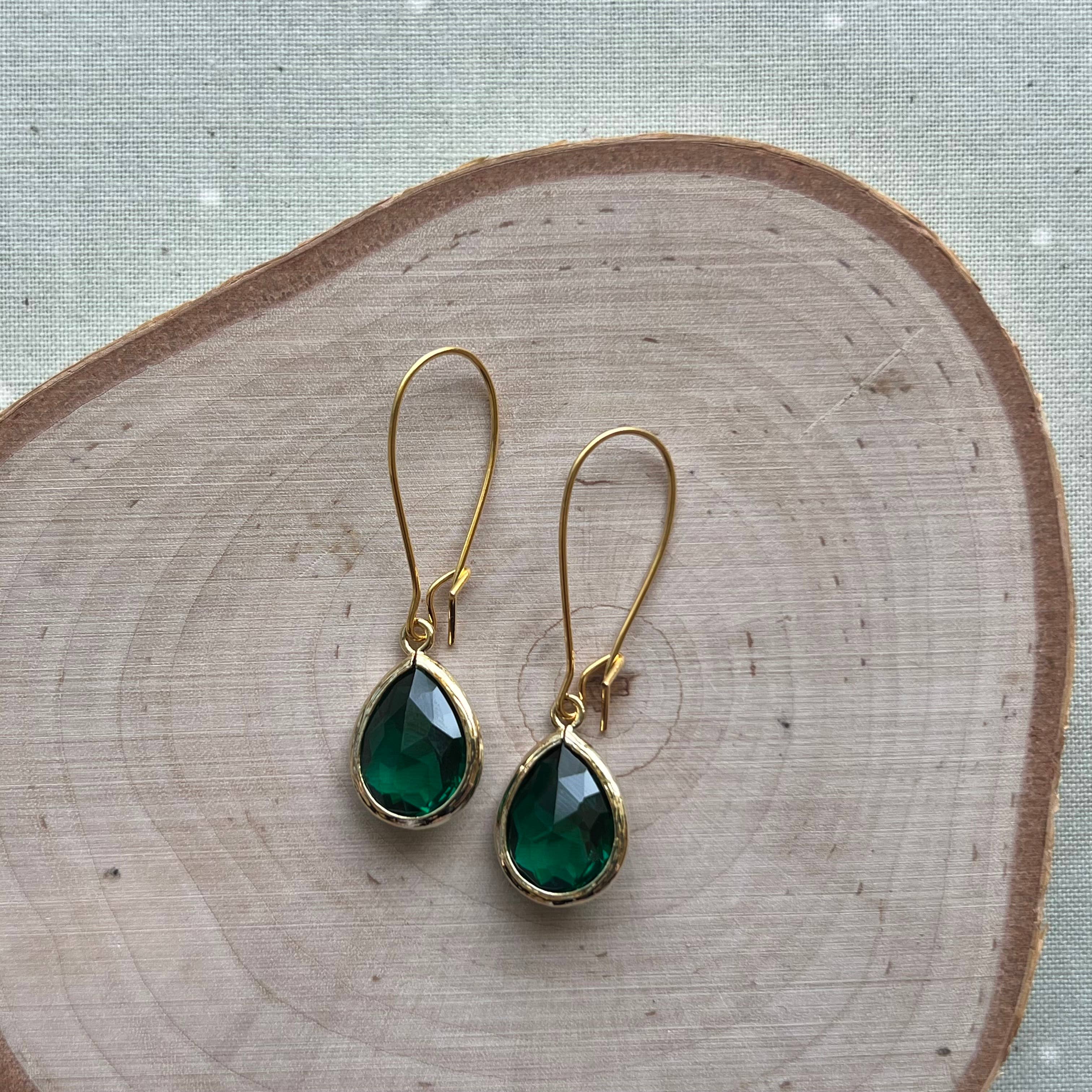 Dana Herbert – wholesale Hängande örhängen – Guld Jane Bezel glas Korta dinglande örhängen10