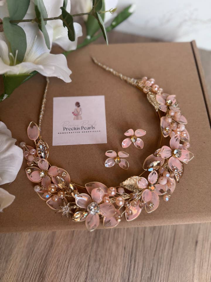 Rosa, beige och guld huvudbonad för wholesale av Preciuspearls