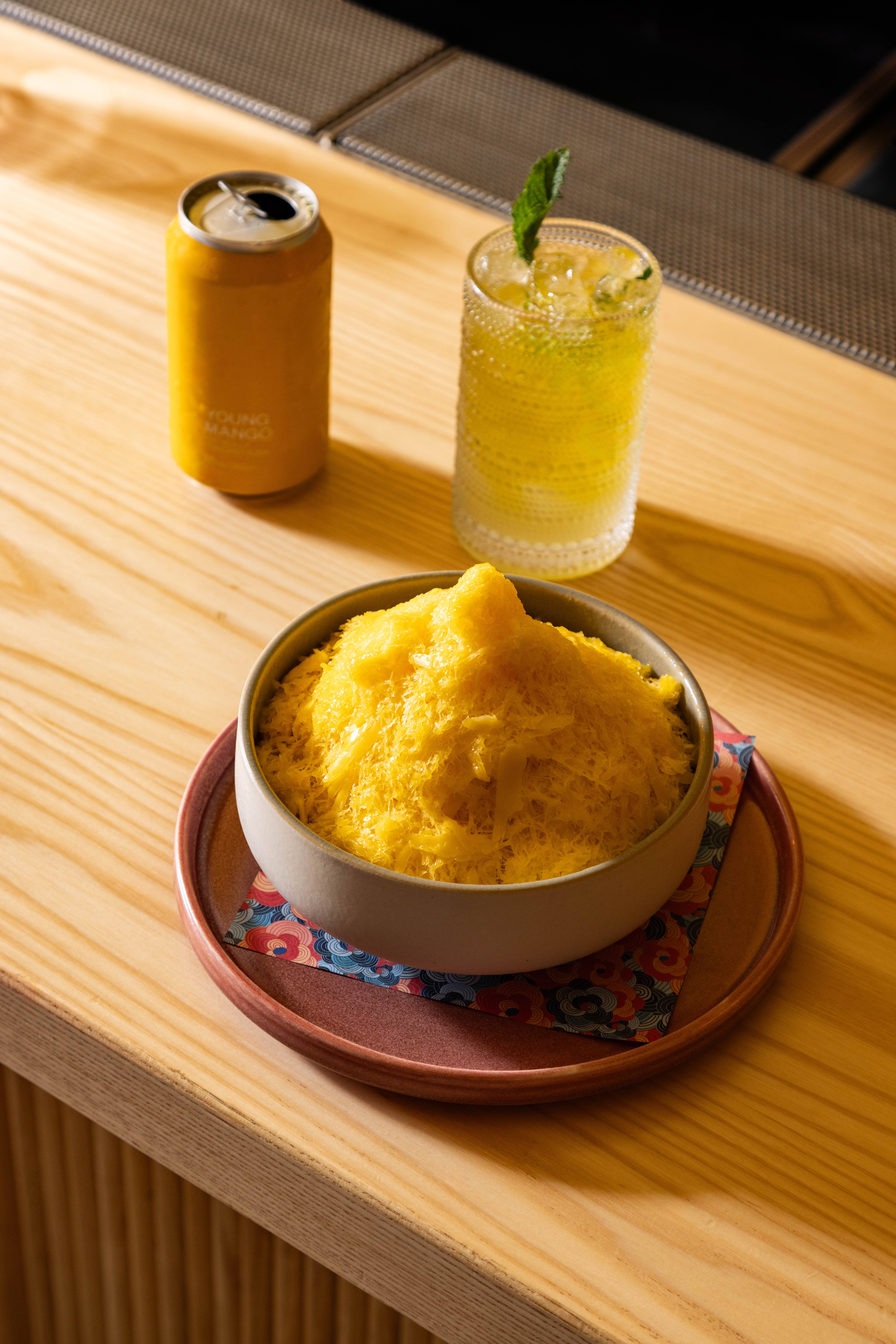 United Sodas - Wholesale Soda/Carbonated Drink - Naturally Flavored Soda - Young Mango5