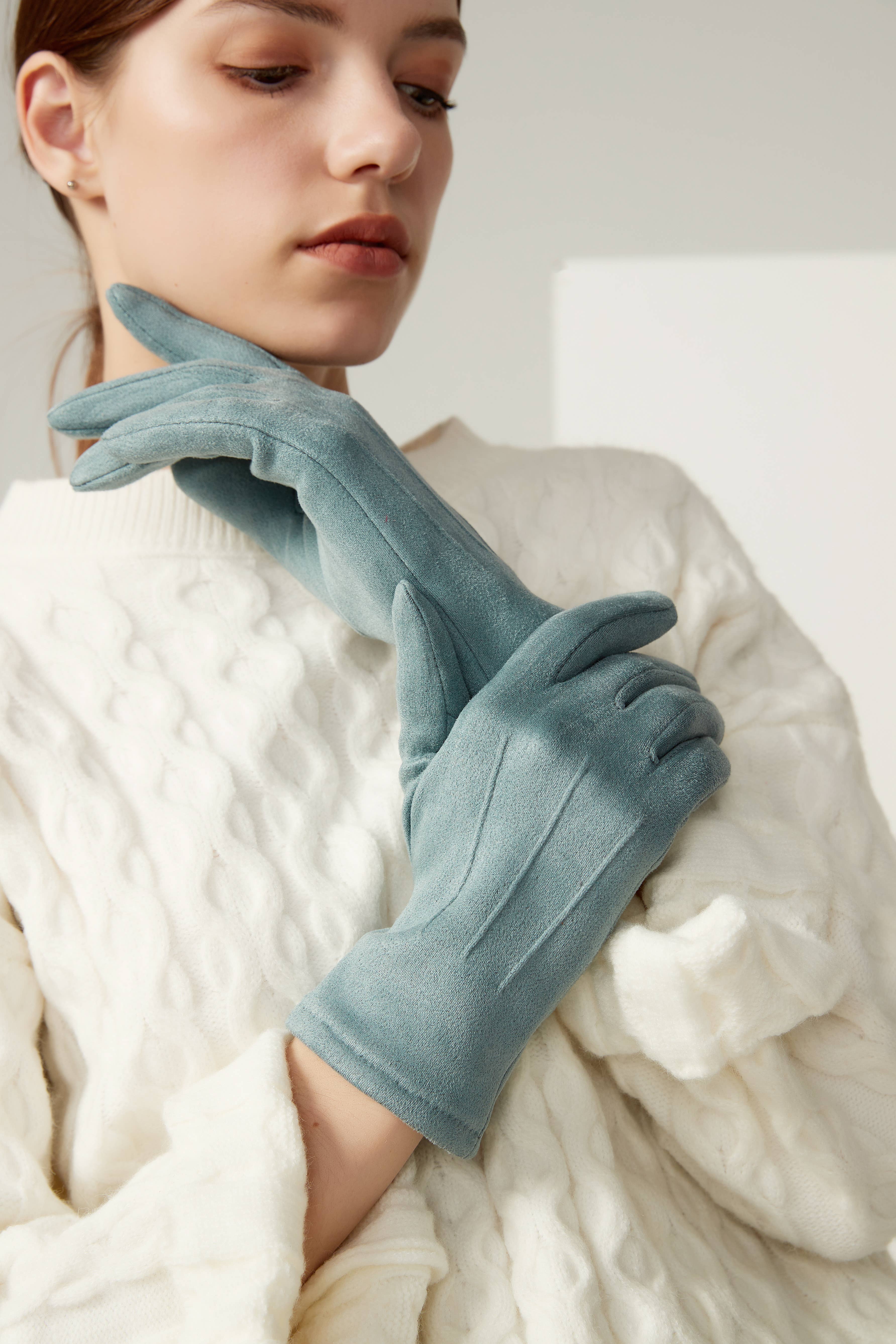 Aavion – wholesale Gloves – Women's – Women's Touchscreen Faux Suede Gloves – Classic Solid Color2