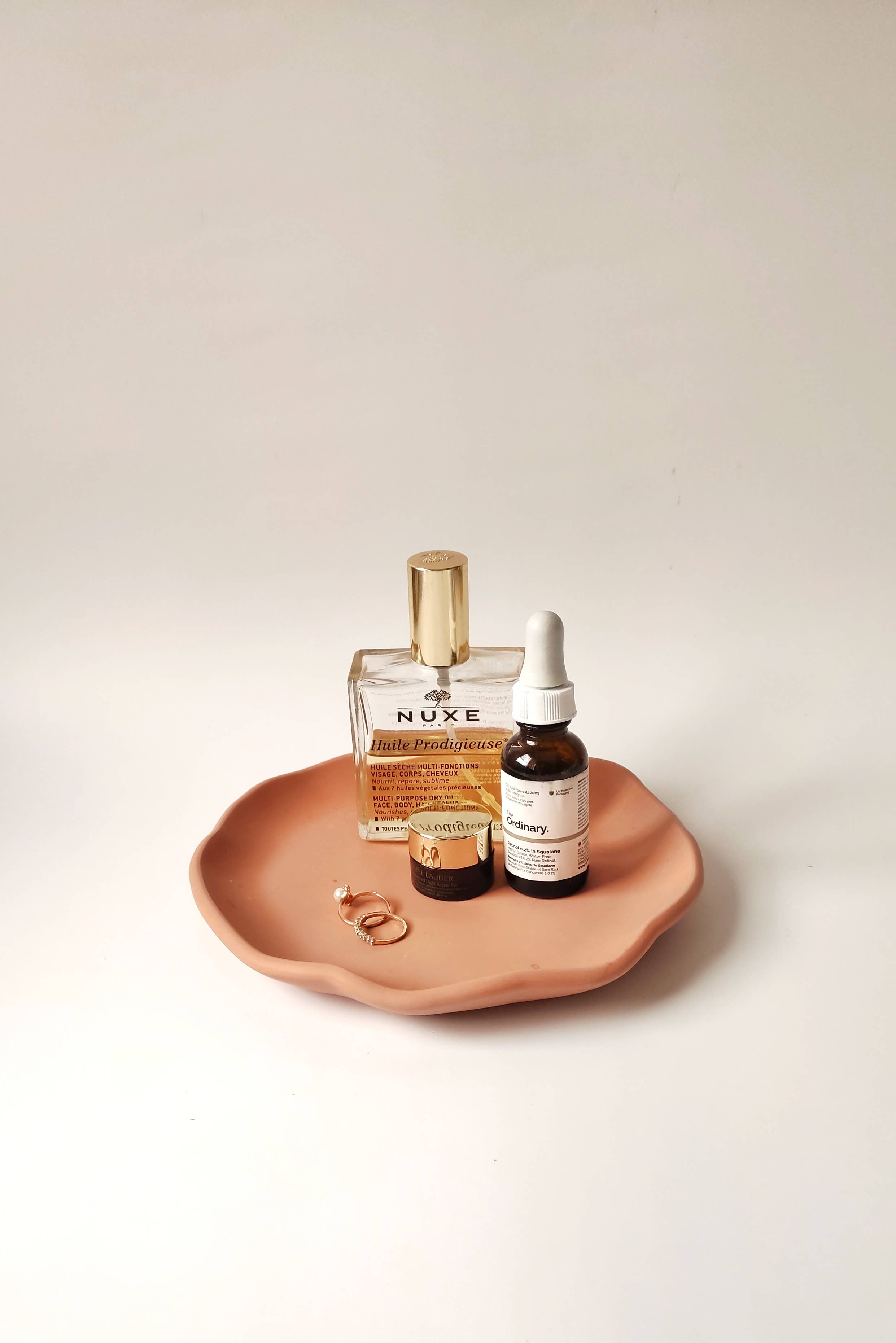 Kndly home - Wholesale Decorative Plate/Dish/Bowl - Warm Minimalism Style Ruffle Vanity Tray3