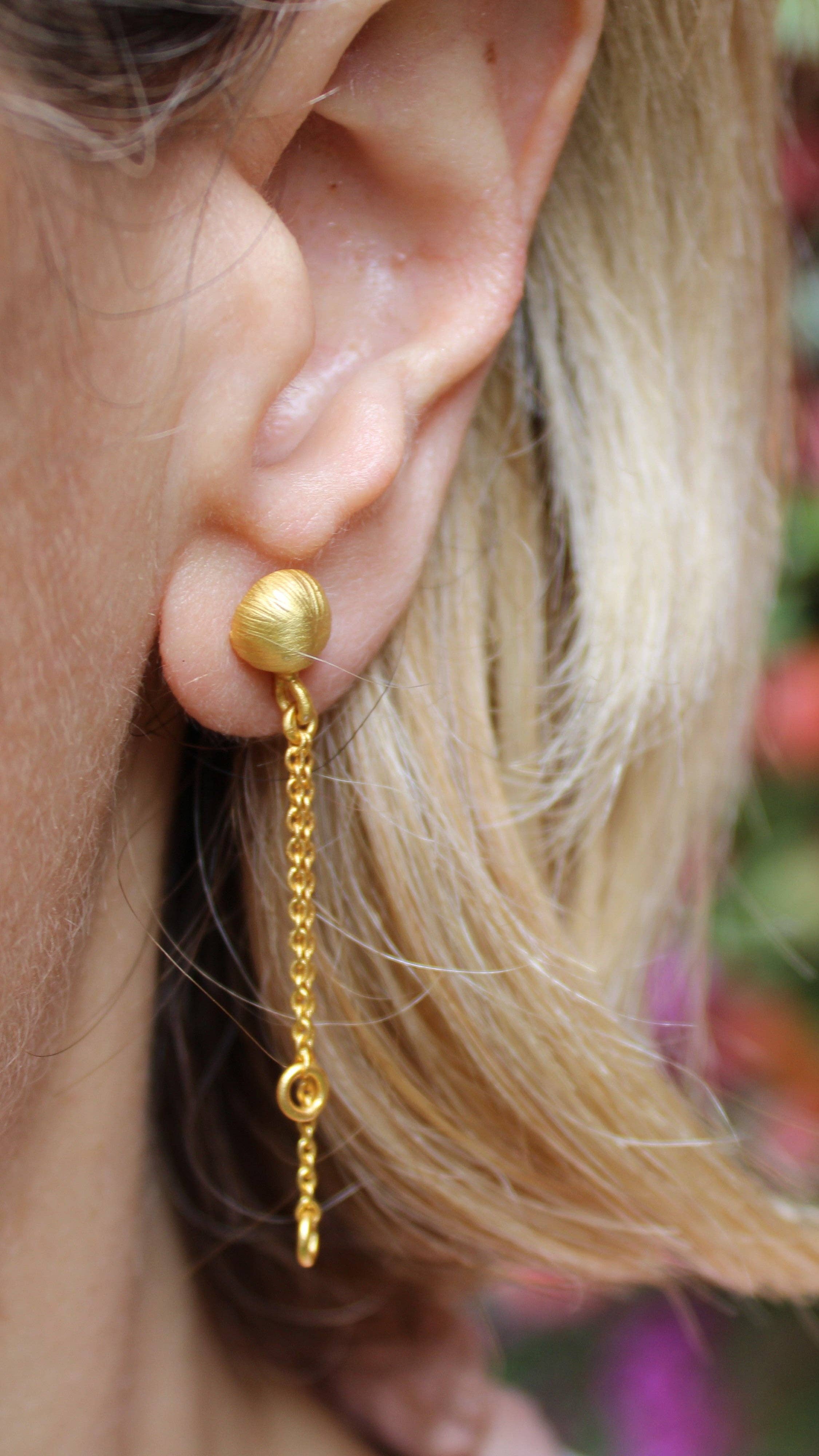 LA MAR – wholesale Dangle earrings – Gold-plated BUTTON PENDANT with chain7