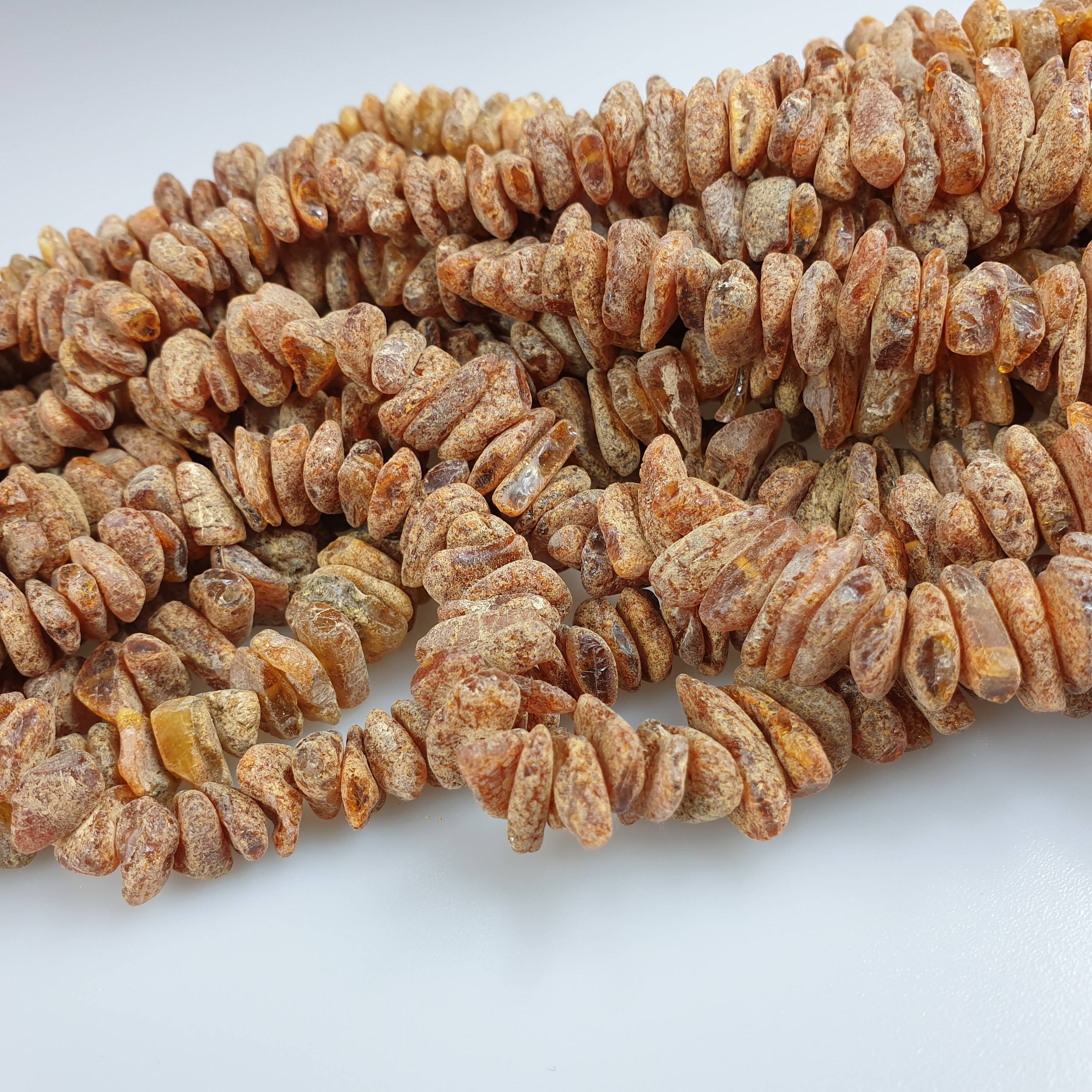 AmberLithuania - Vente Collier de perles - Collier en ambre baltique brut marron orangé avec cristal de guérison pour adulte6