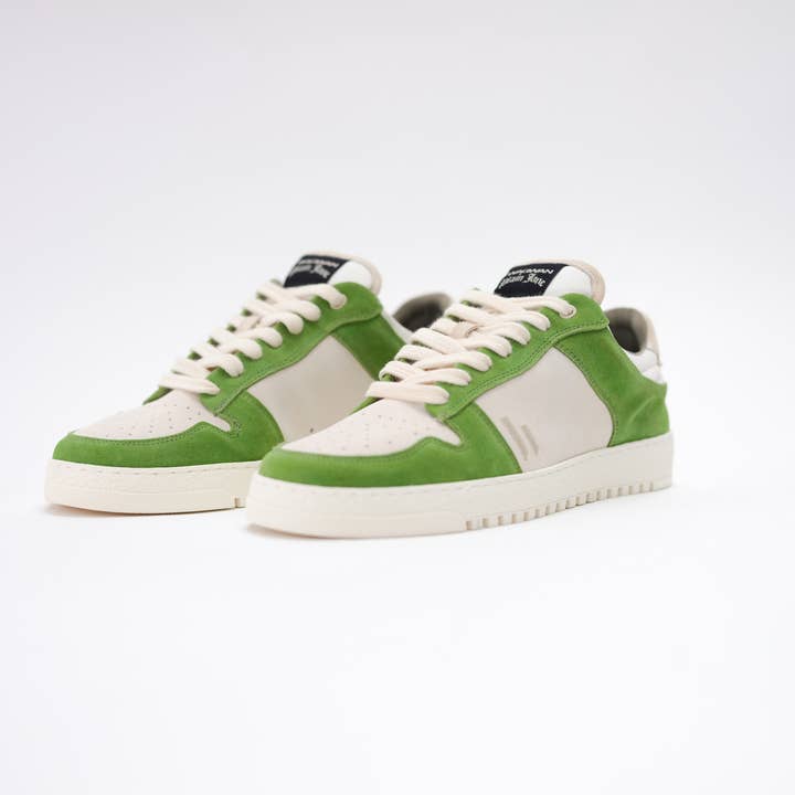 WAGWAN - Wholesale Lifestyle Sneakers - Unisex - Plain Jane