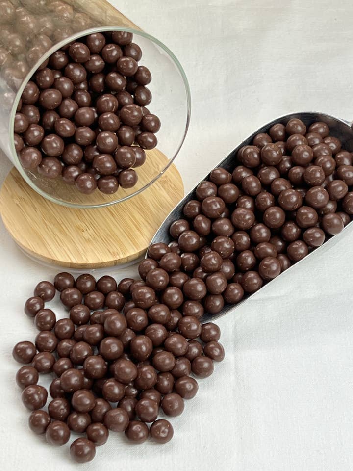 Crispy cereal milk chocolate bulk for wholesale by xocolatl