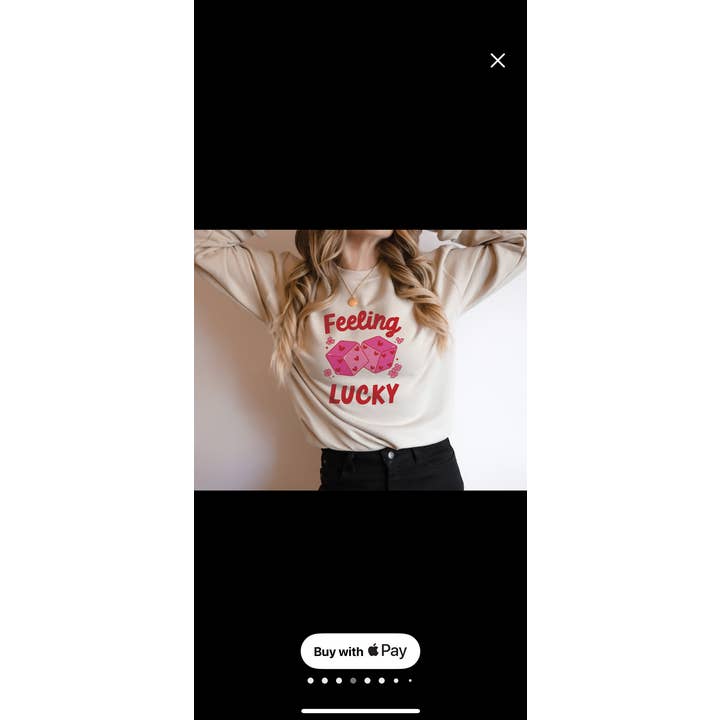 T-shirt ou camisola gráfica Feelin Lucky por atacado de Rad & Cove