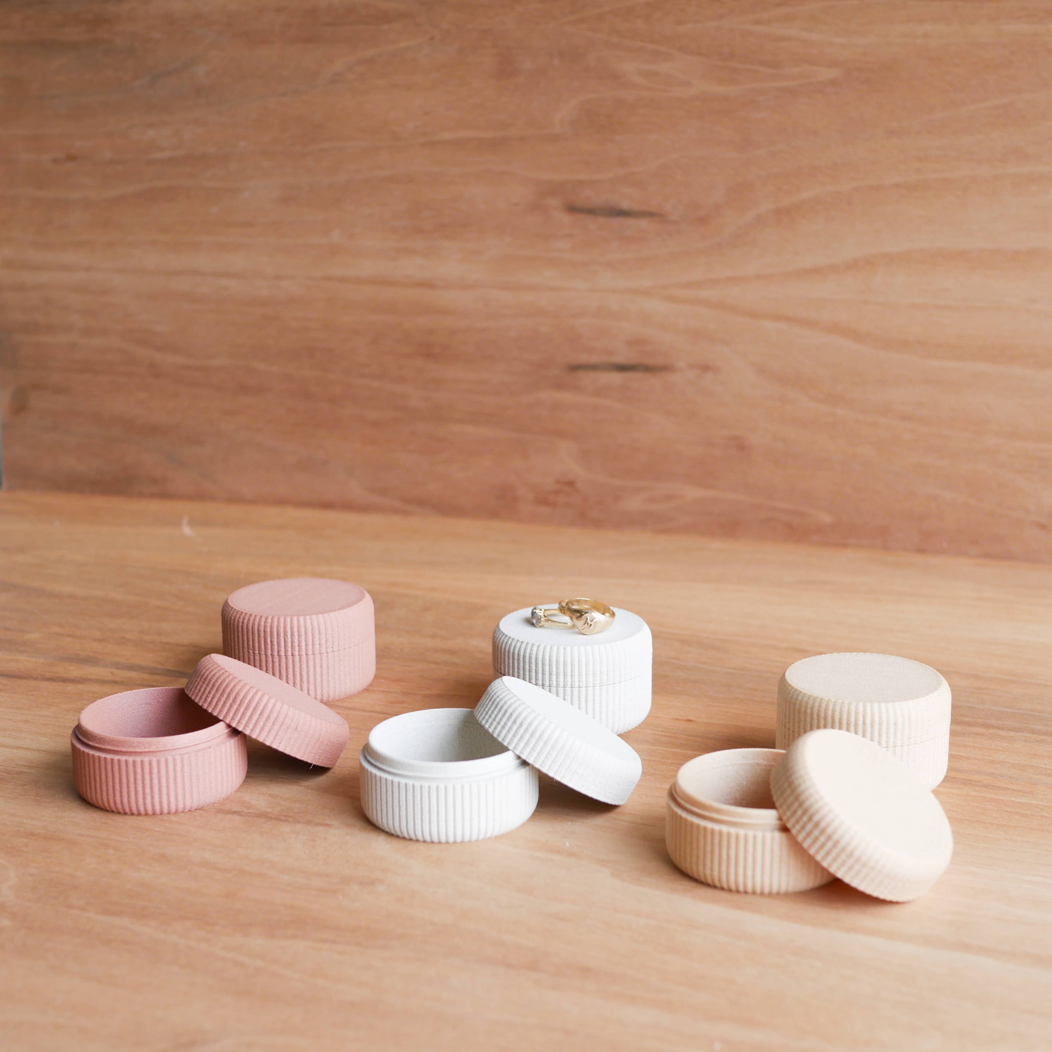 MINIMUM DESIGN - Wholesale Jewelry Box/Organizer - Small Jewelry Case / Travel case - perfect for small jewelry4