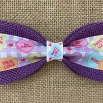 Cœurs de conversation sur toile de jute violette pour la vente par DOG BOW TIES