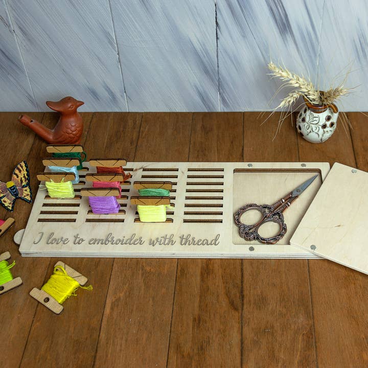Holzfaden-Spulenorganisator mit Nadelhalter für den Großhandel von Embroidery craft