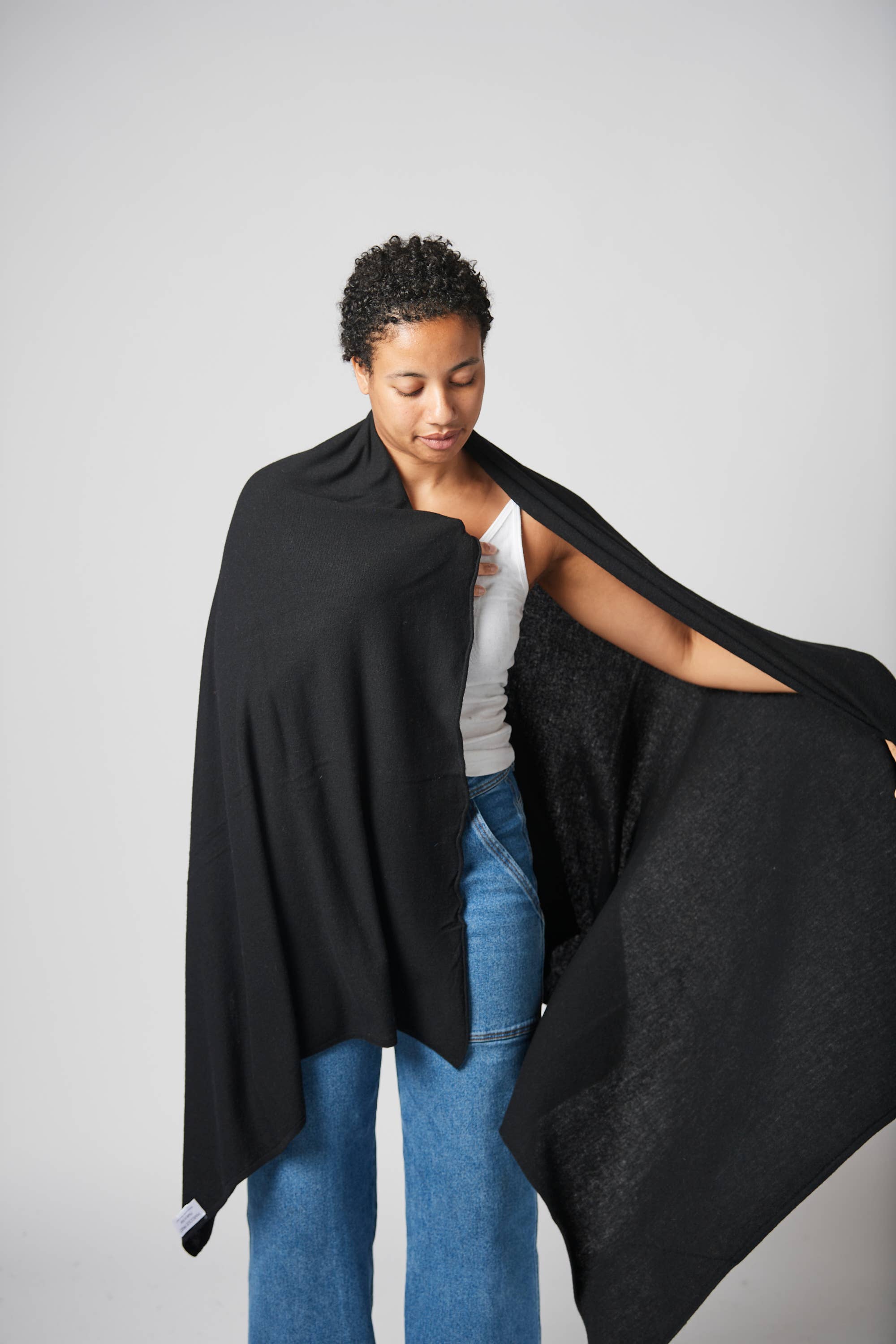 Margolis Pineo Italia - Wholesale Throw Blanket - AVELLINA THROW – SOFT CASHMERE-BLEND - HOLIDAY FAVE26