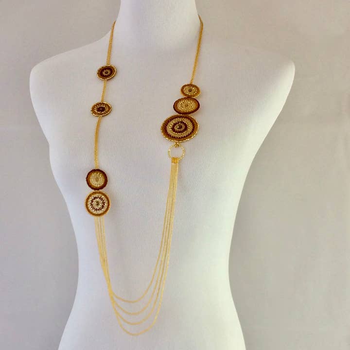 Statement-Halskette mit Perlen - Gold für den Großhandel von KVZ Designs