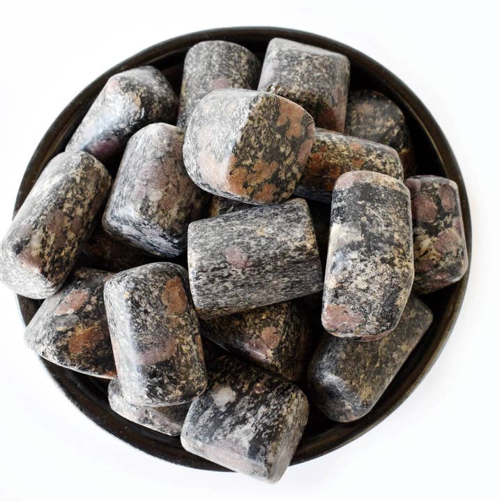 100g Pietre Burattate | Matrice di Spinello | Cristalli di Guarigione per la vendita all'ingrosso da parte di Soothing Crystals