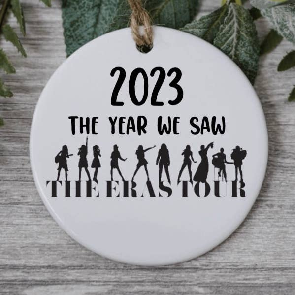 Ornamento de gira de The Year We Saw Era para venta al por mayor de Kelabels