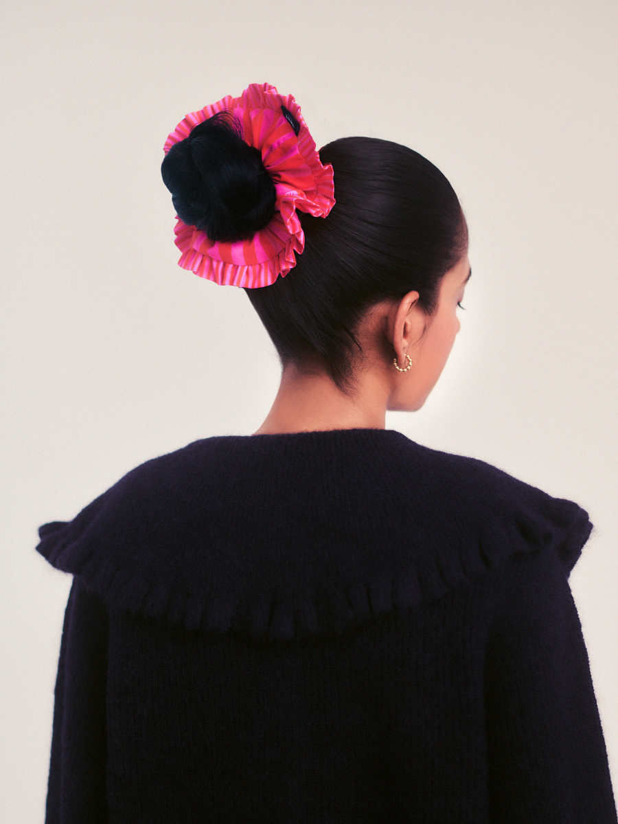 Newt London - Wholesale Scrunchie - Women's - Swirl Scrunchie – Pink and Red Stripe1