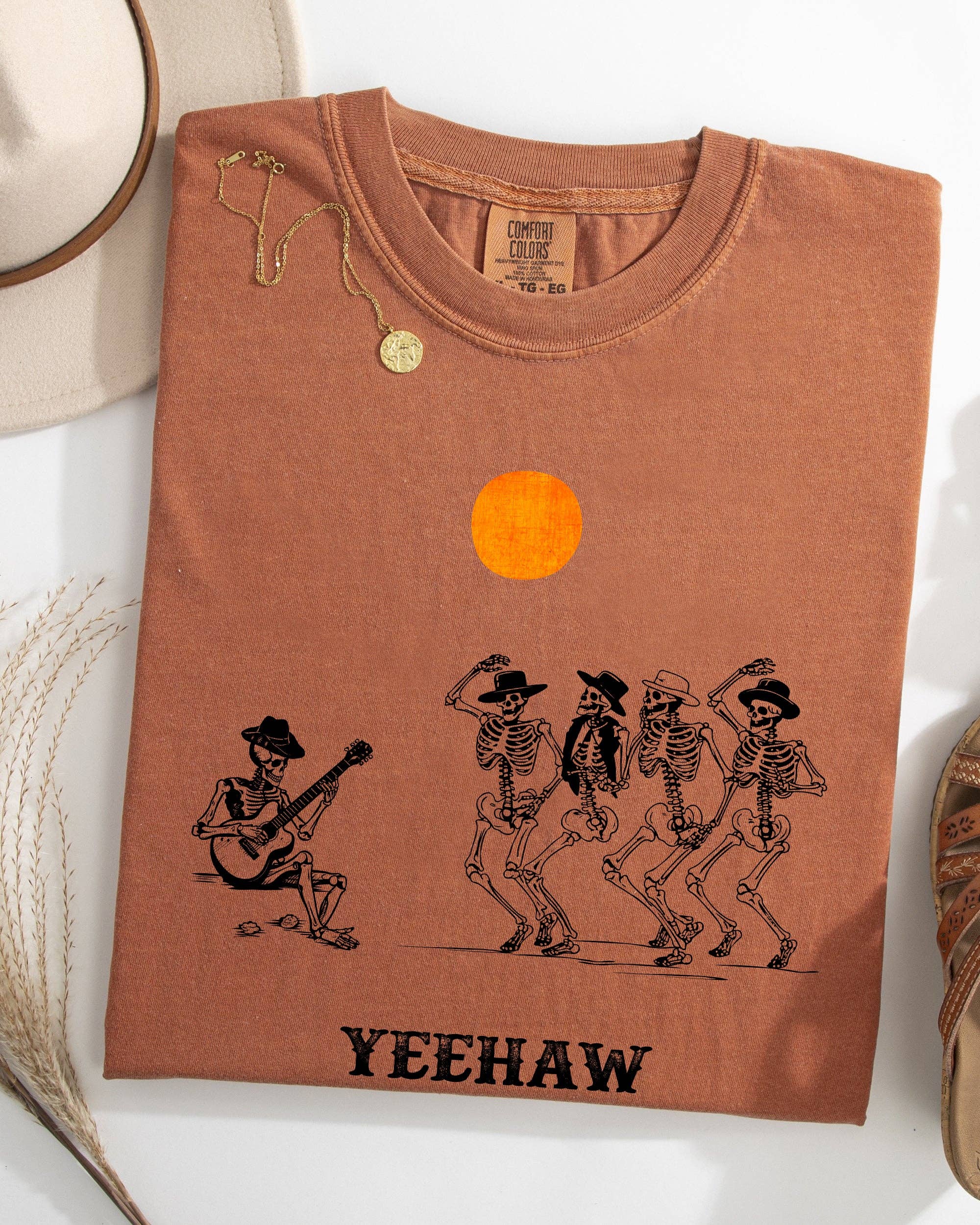 Refinery Number One LLC – Engroshandel Grafisk t-shirt - Dame – Yeehaw, dansende skeletter, Halloween, western, cowboys skjorte4
