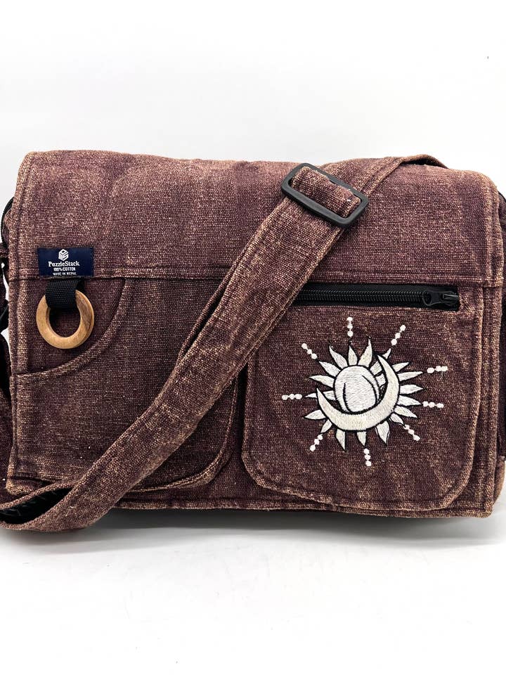 Borsa Messenger per Laptop Ricamata Celestial in Pietra Lavata Koshi Brown per la vendita all'ingrosso da parte di PuzzleStack