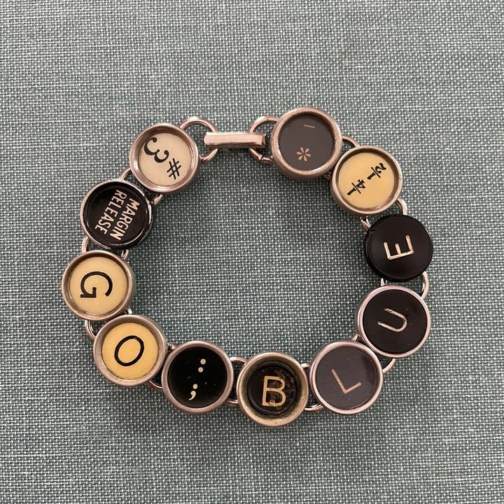 Pulsera Llave Máquina de escribir Go Blue para venta al por mayor de Joy Sparks Designs