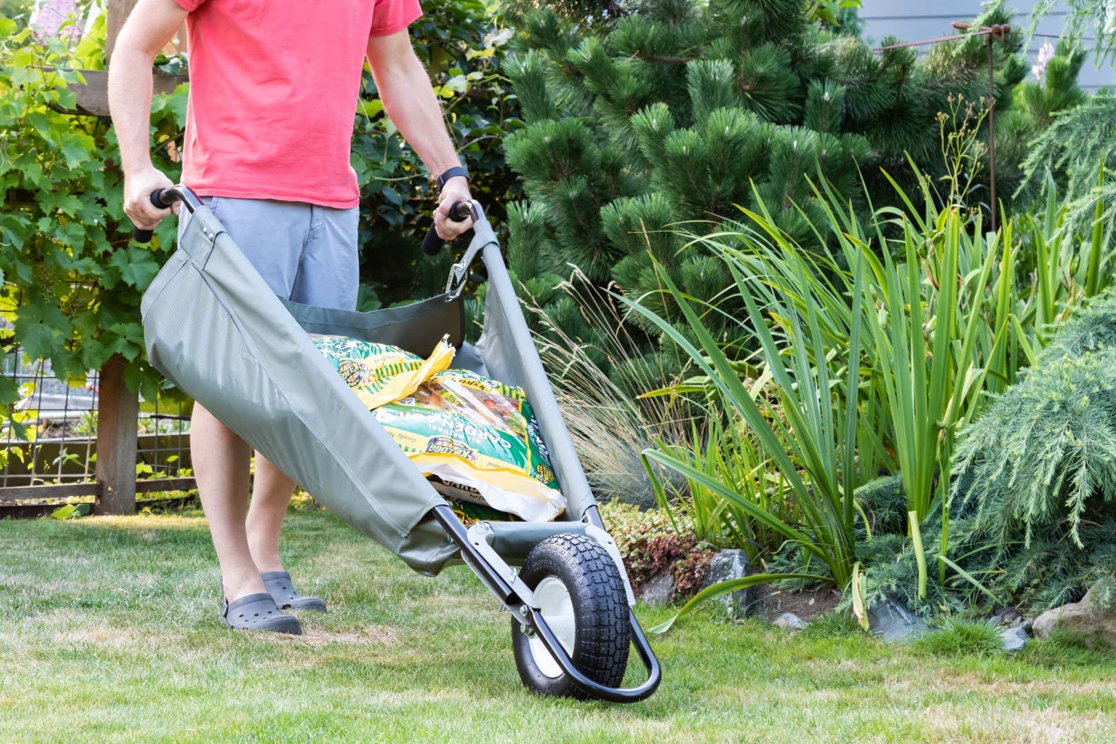 Allsop Home & Garden – wholesale Garden tool – WheelEasy Collapsible Wheelbarrow4