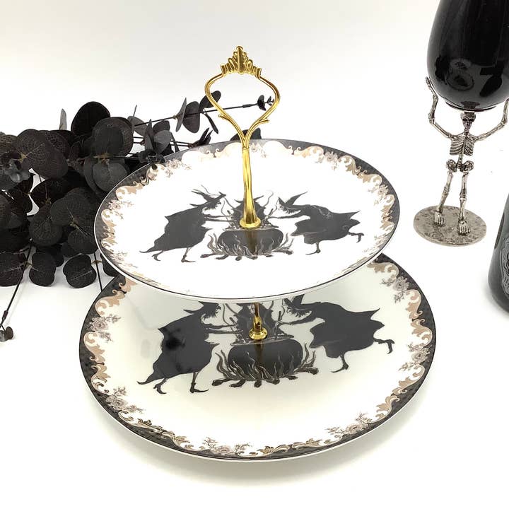 Tortenständer für die Teeparty der bösen Hexen für den Großhandel von All Little Cute Things