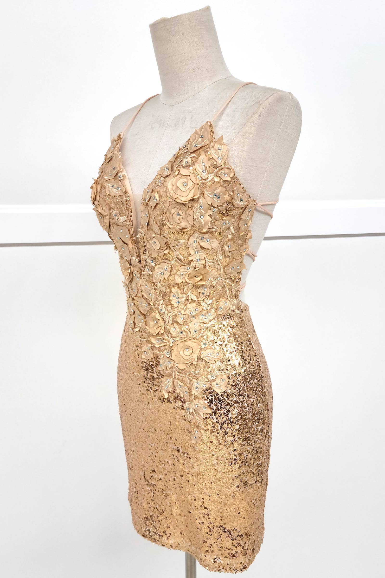 Chicas - Wholesale Jurk - Dames - Bodycon pailletten mini-jurk met bloemen en bandjes C80724